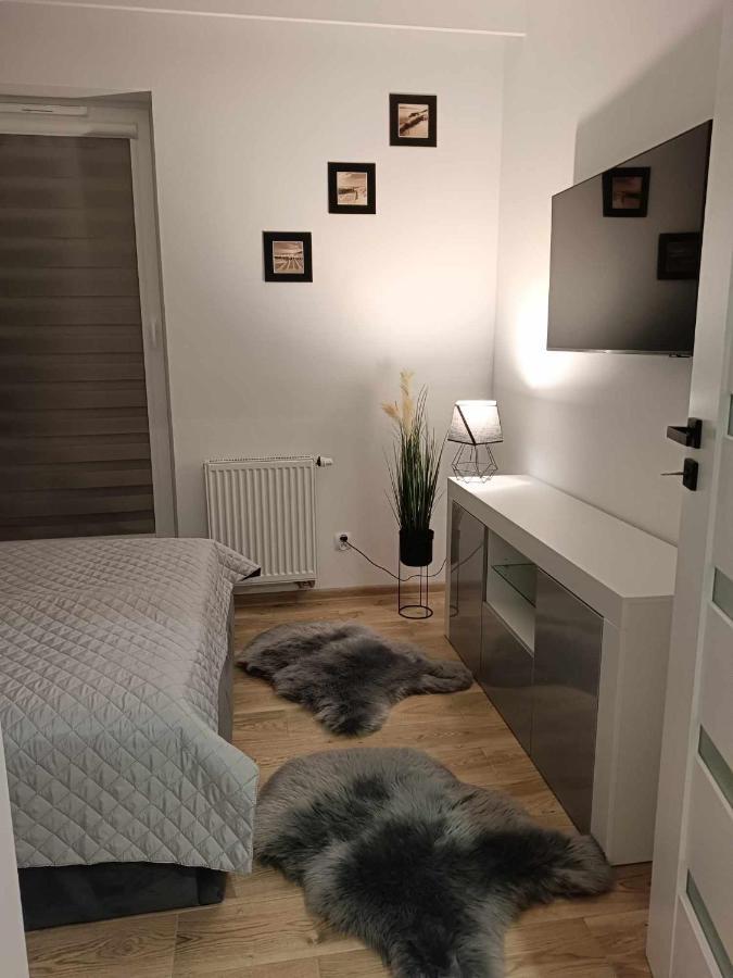 3 Apartment *