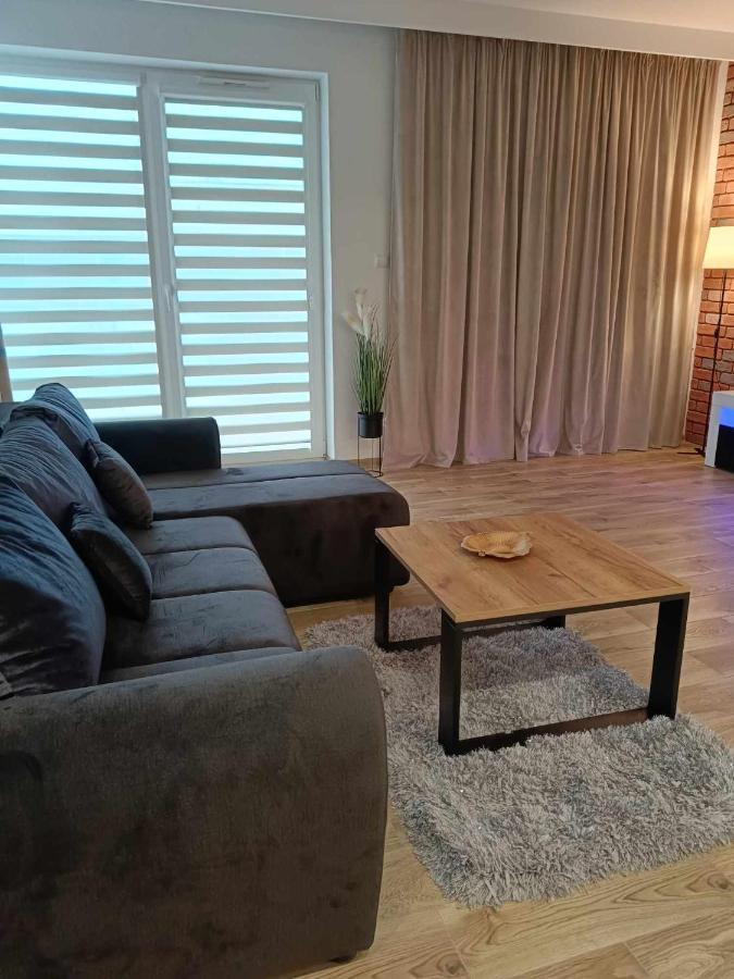3 Apartment *