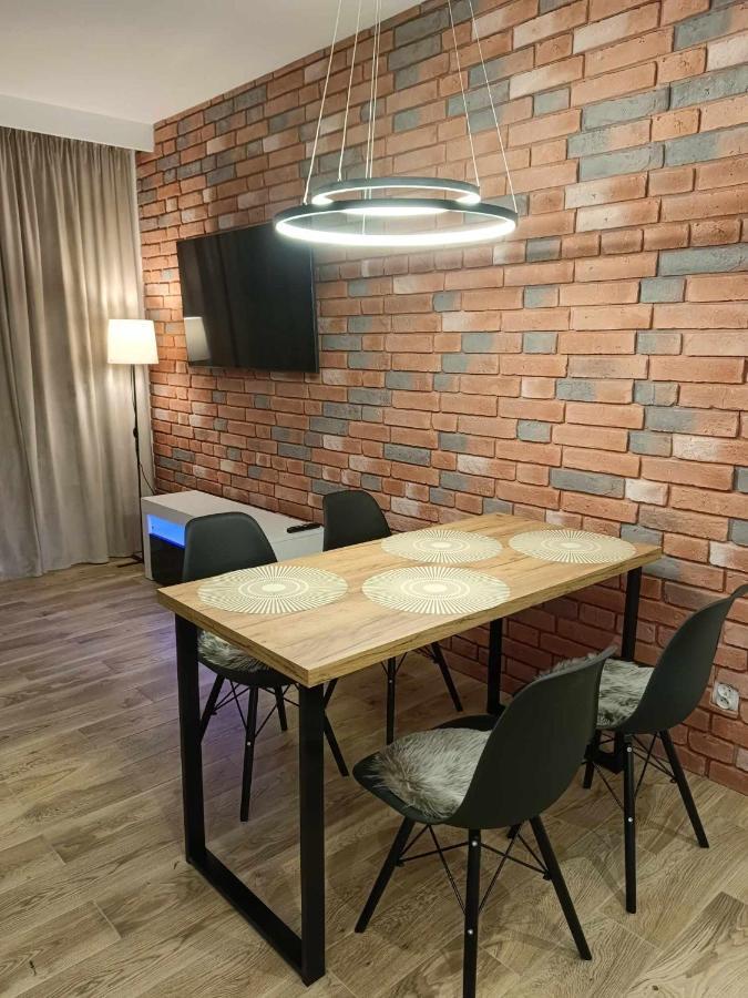 3 Apartment *