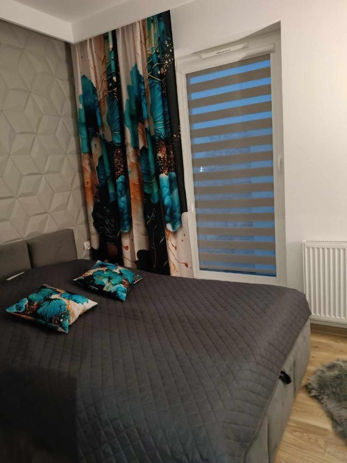 3 Apartment *