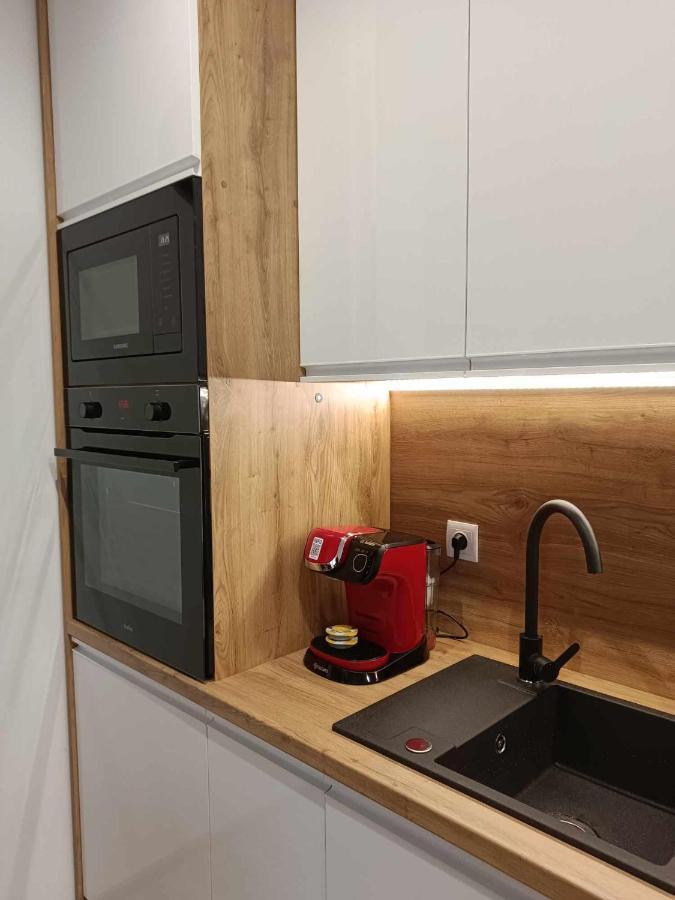 3 Apartment *
