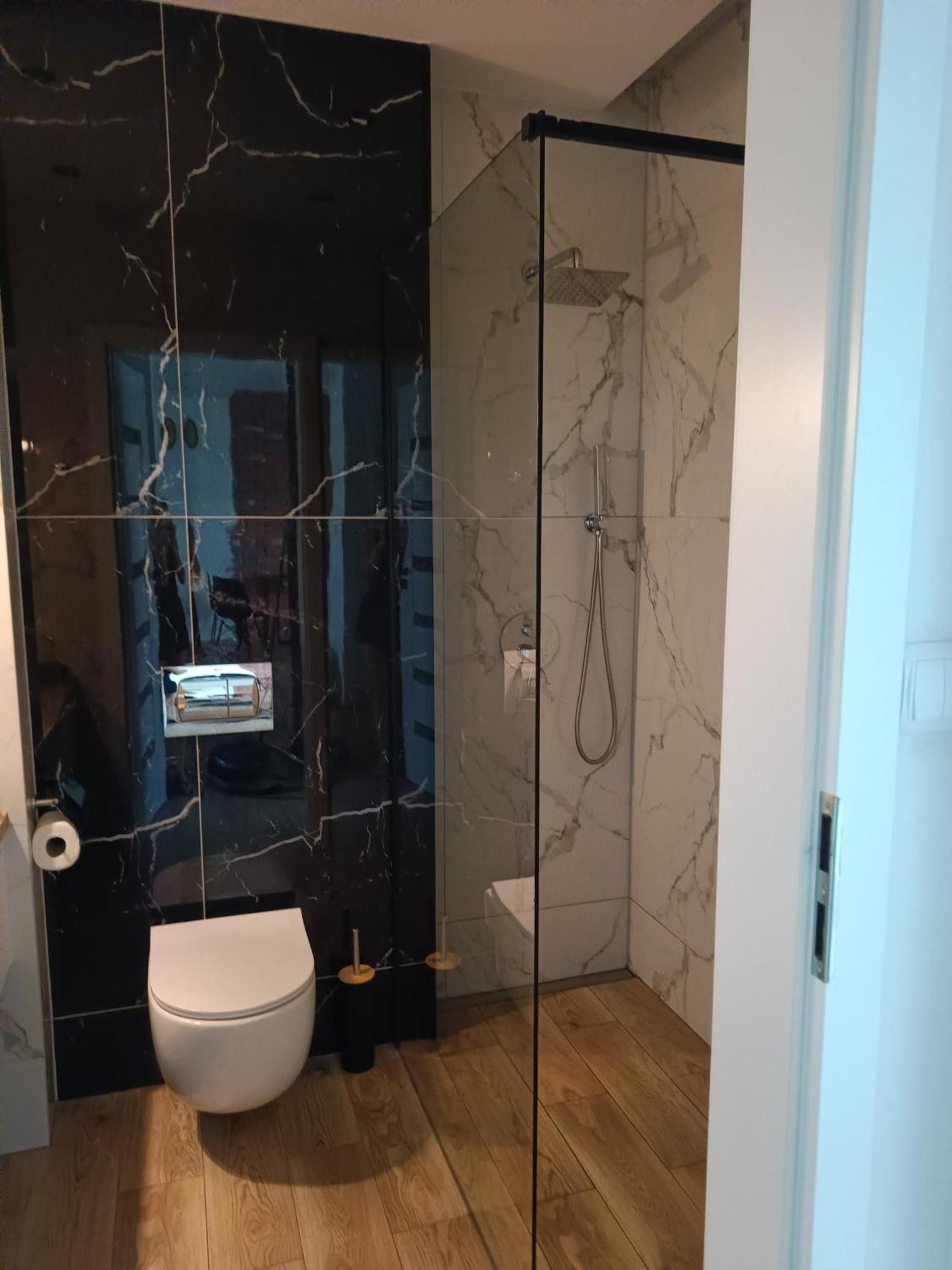 Apartment 3 *